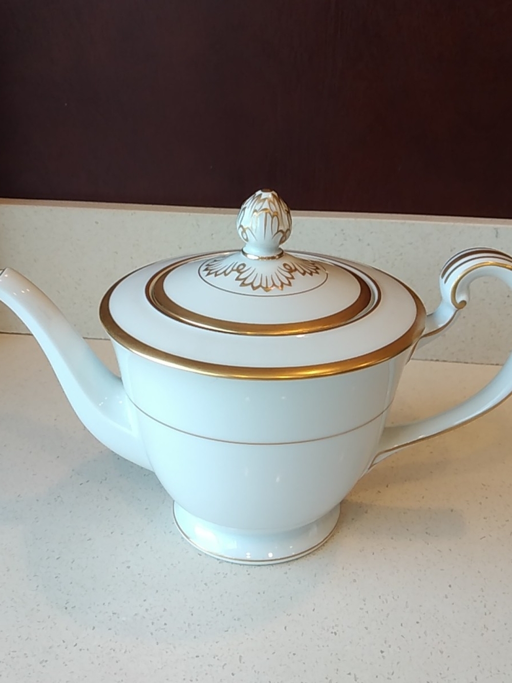 Noritake Japan Gwendolyn White Porcelain Teapot With Gold Trim